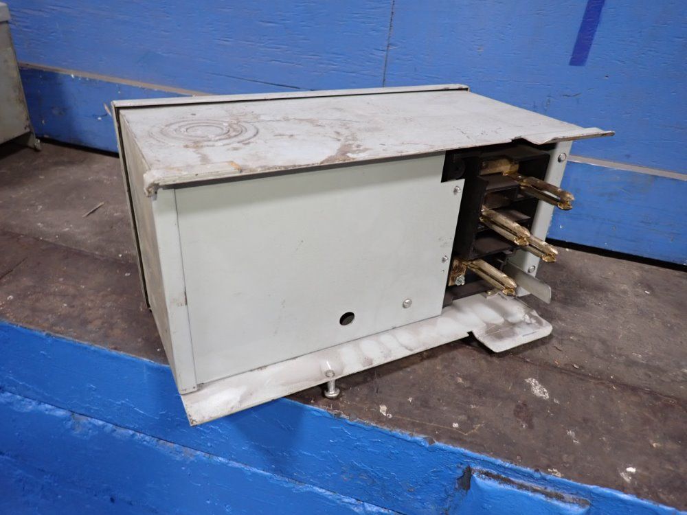 Siemens 100 Amps / 600 Vac Bus Plug - Xec4100