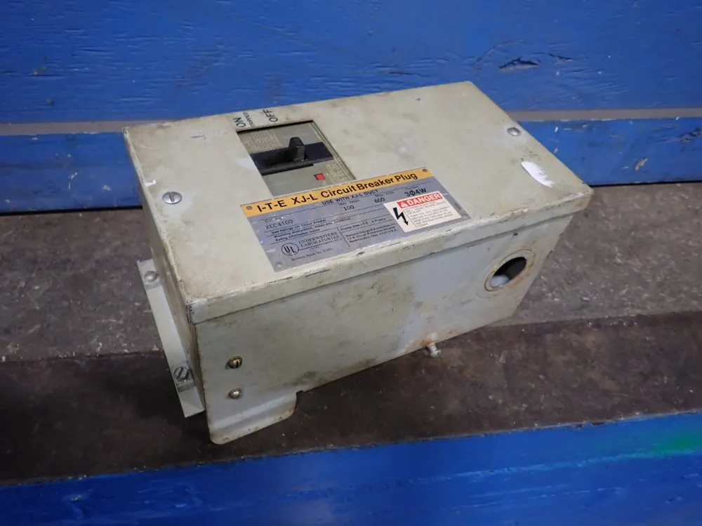 Siemens 100 Amps / 600 Vac Bus Plug - Xec4100