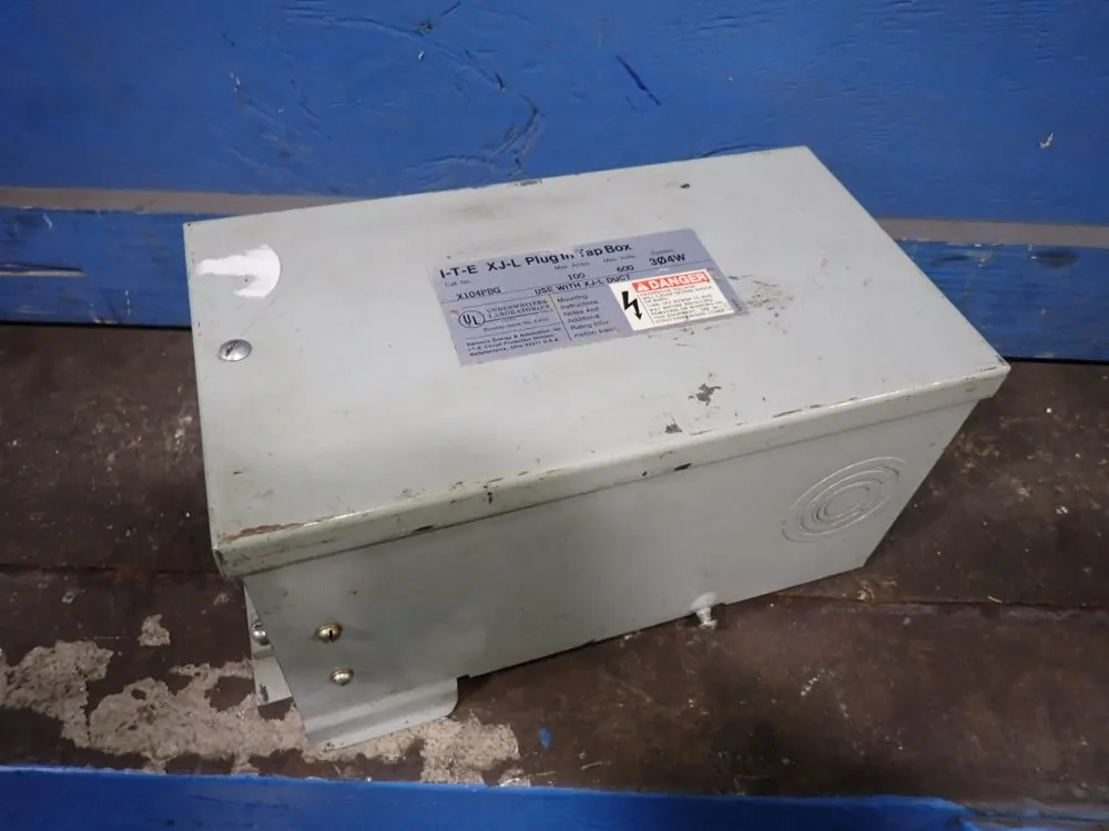 Siemens 100 Amps / 600 Vac Bus Plug - X104pbg