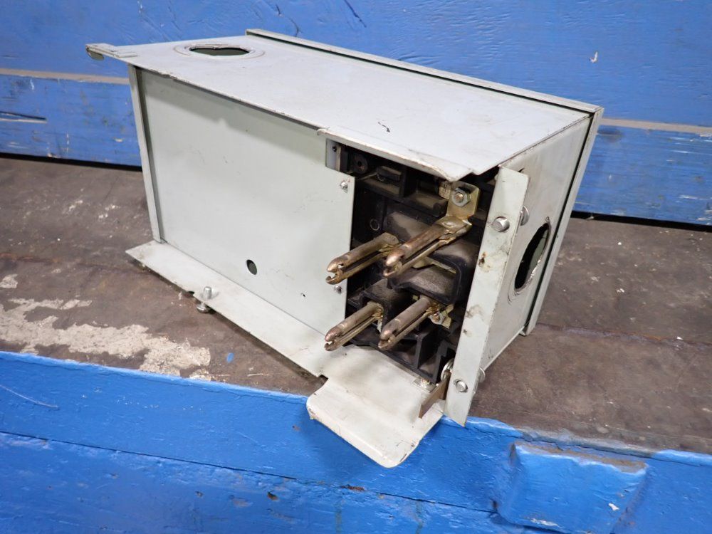 Siemens 100 Amps / 600 Vac Bus Plug - X104pbg