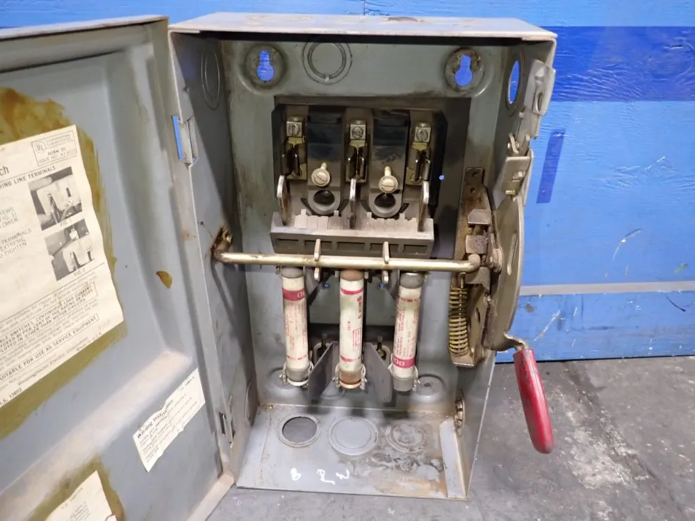 Westinghouse 30 Amps Fusible Disconnect - Hf361