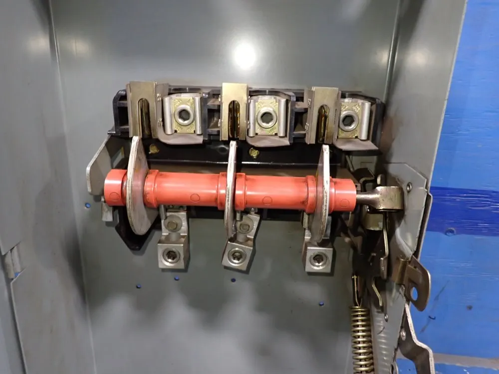 Square D 200 Amps Non Fusible Disconnect - Du-324