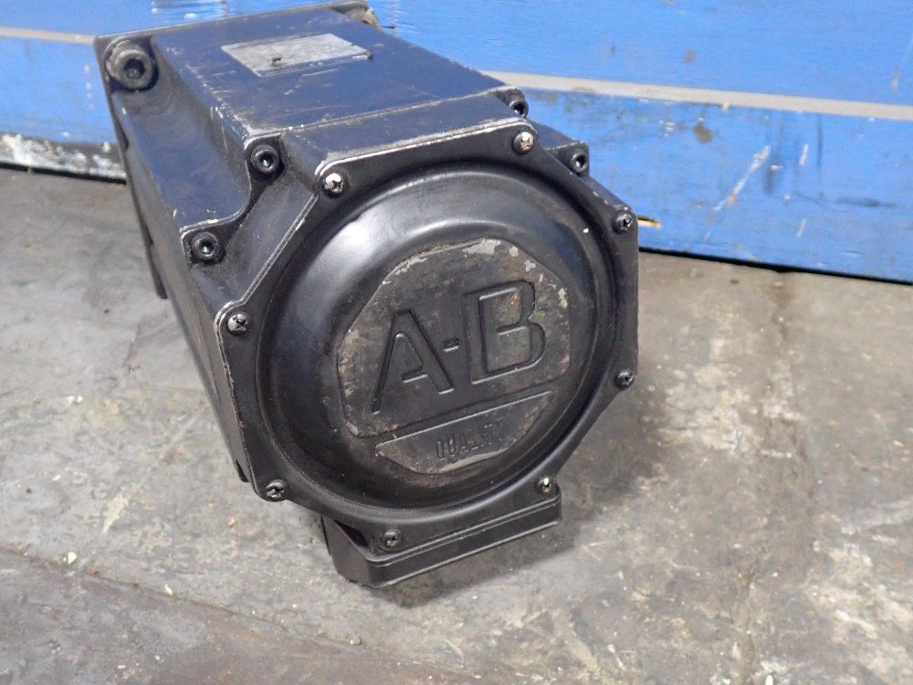 Allen Bradley 5.4 Kw Servo Motor