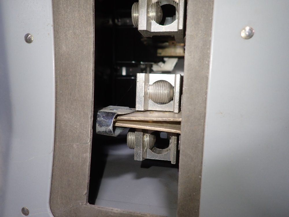 Siemens 400 Amp Panel Mount Switch - V7h3605