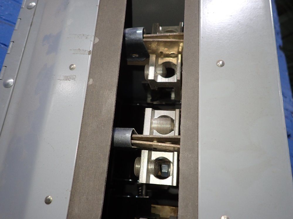 Siemens 400 Amp Panel Mount Switch - V7h3605