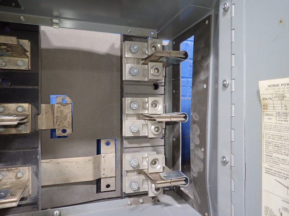 Siemens 400 Amp Panel Mount Switch - V7h3605