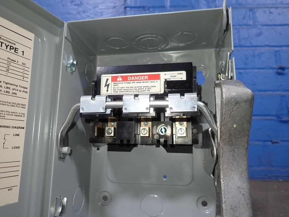 Siemens 30 Amp Fusible Disconnect - Nf351