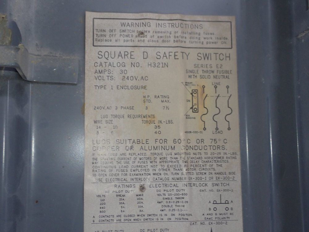 Square D 30 Amp Fusible Disconnect - H321n