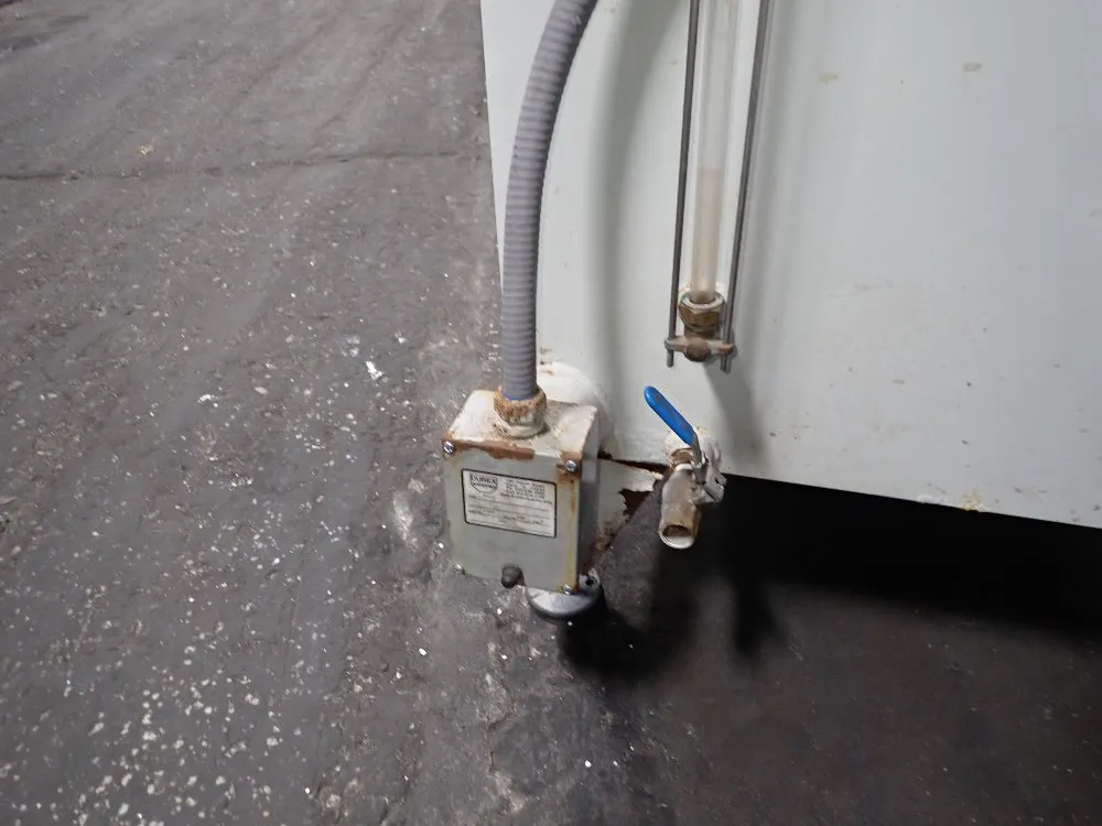 Singleton 98" X 48" X 45" Salt Chamber - Scch24