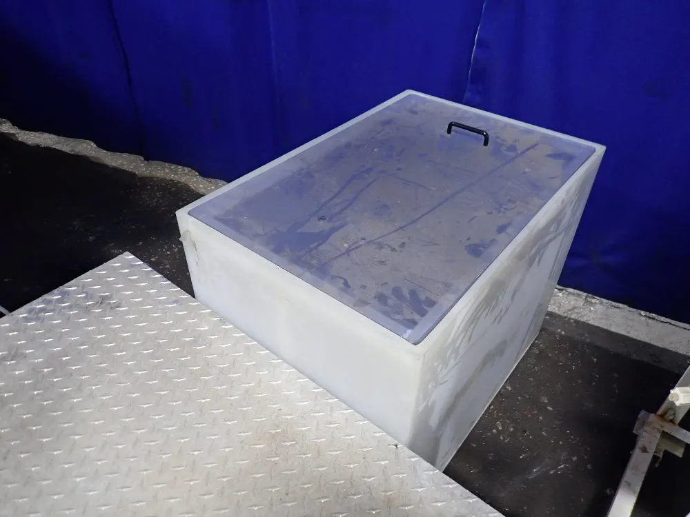 Singleton 98" X 48" X 45" Salt Chamber - Scch24