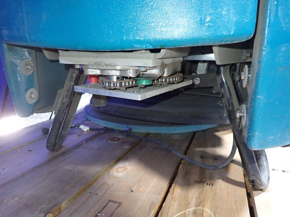 Tennant 32" Floor Burnisher - B10