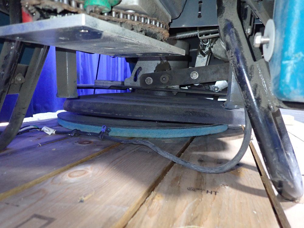 Tennant 32" Floor Burnisher - B10