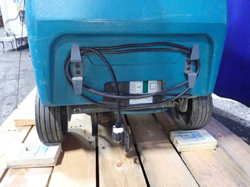 Tennant 32" Floor Burnisher - B10