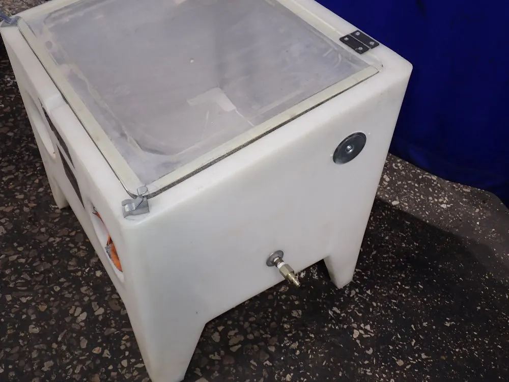 Cylcone 18" X 14" X 12" Blast Cabinet