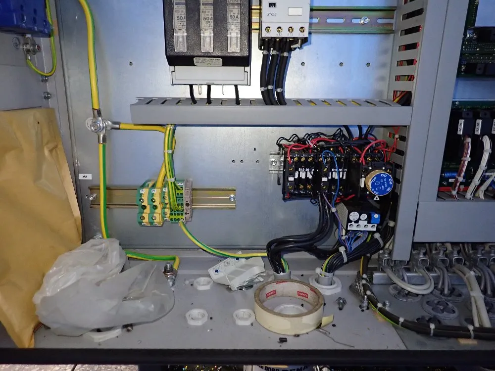 Van Dorn Demag Injection Molder - Ergotech Compact