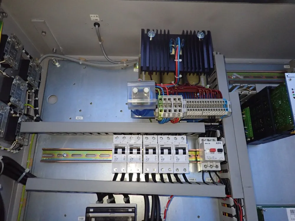 Van Dorn Demag Injection Molder - Ergotech Compact