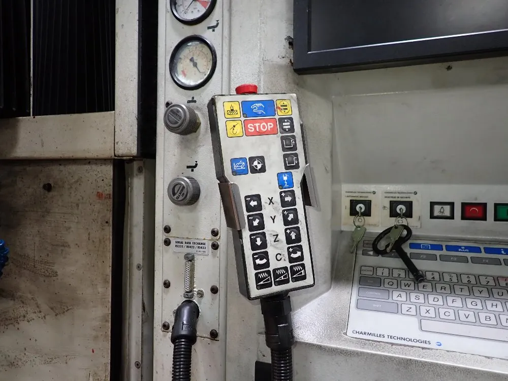 Charmilles 15 1/2" X 19 1/2" Edm - Roboform 31