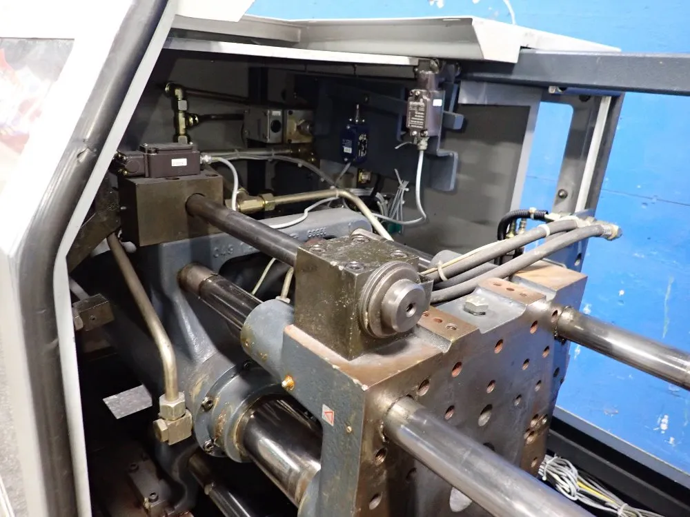 Van Dorn Demag Injection Molder - Ergotech Syetem