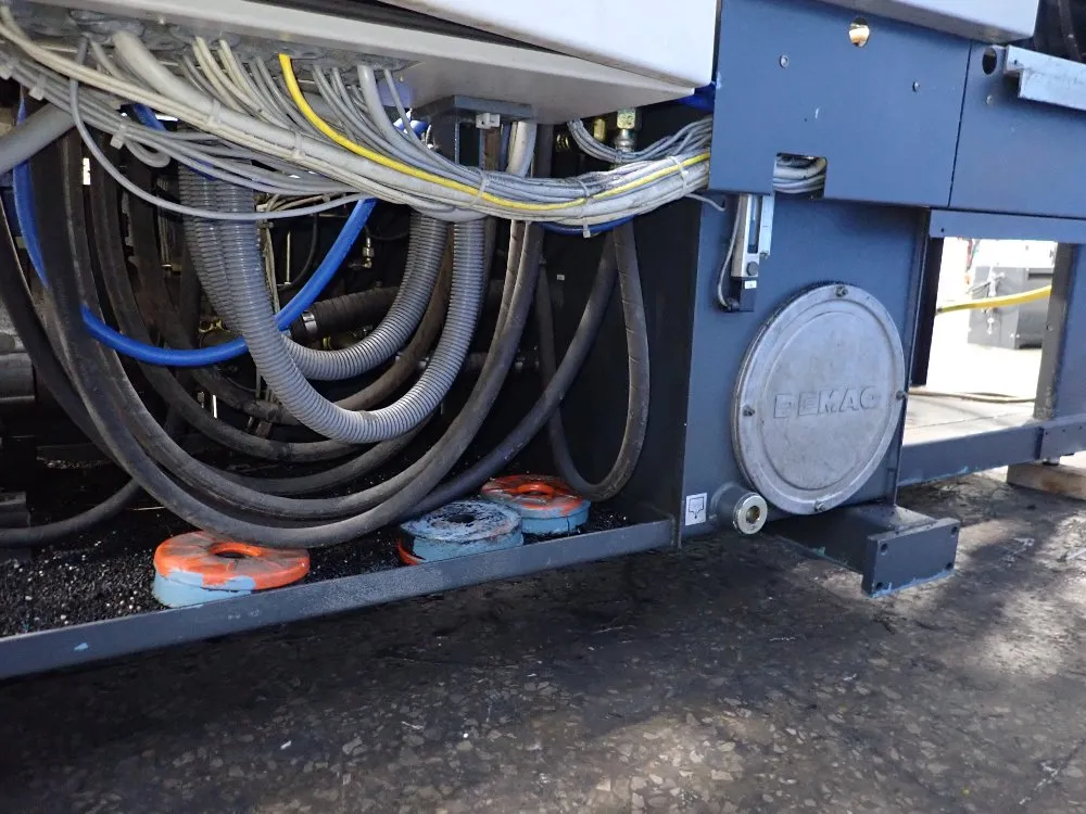Van Dorn Demag Injection Molder - Ergotech Syetem
