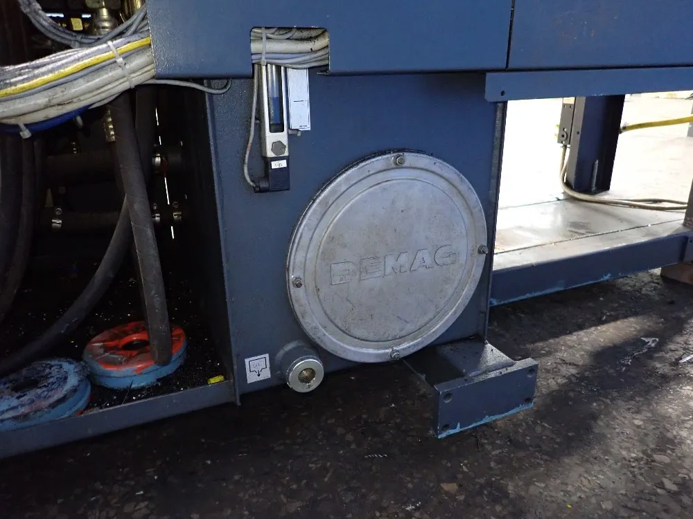 Van Dorn Demag Injection Molder - Ergotech Syetem