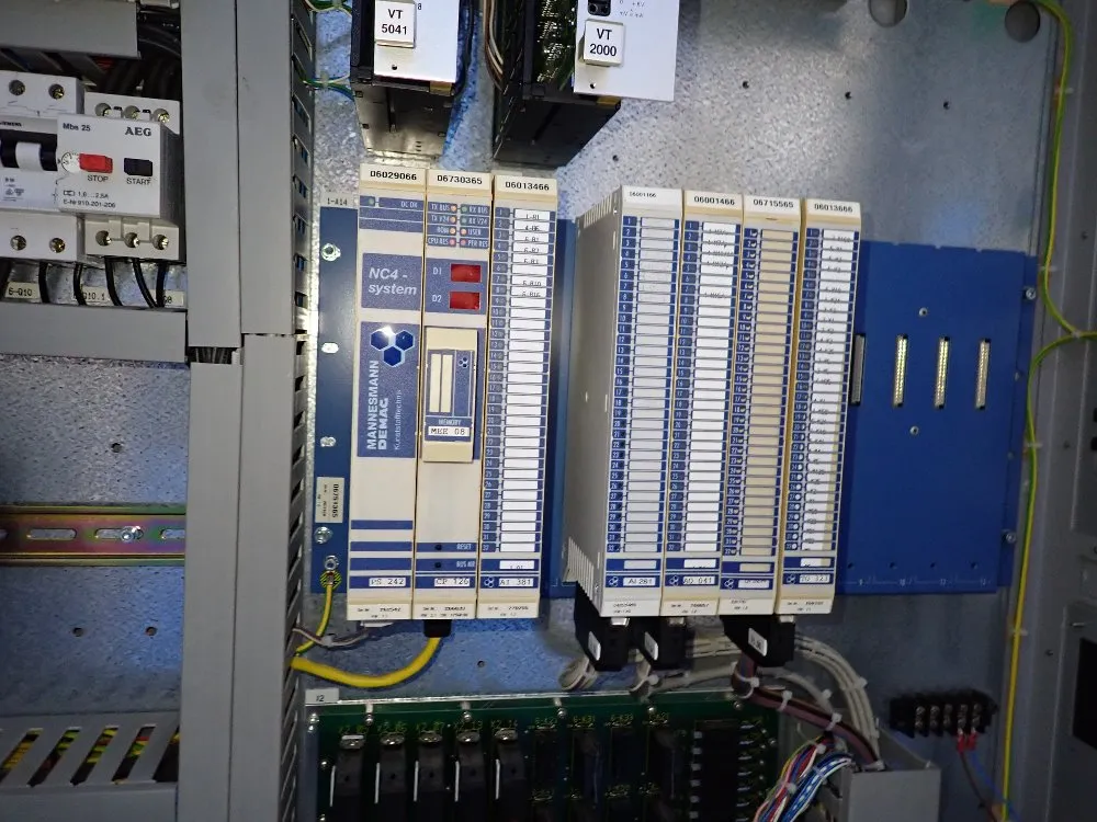 Van Dorn Demag Injection Molder - Ergotech Syetem