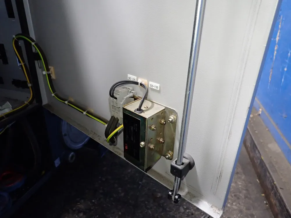 Van Dorn Demag Injection Molder - Ergotech Syetem