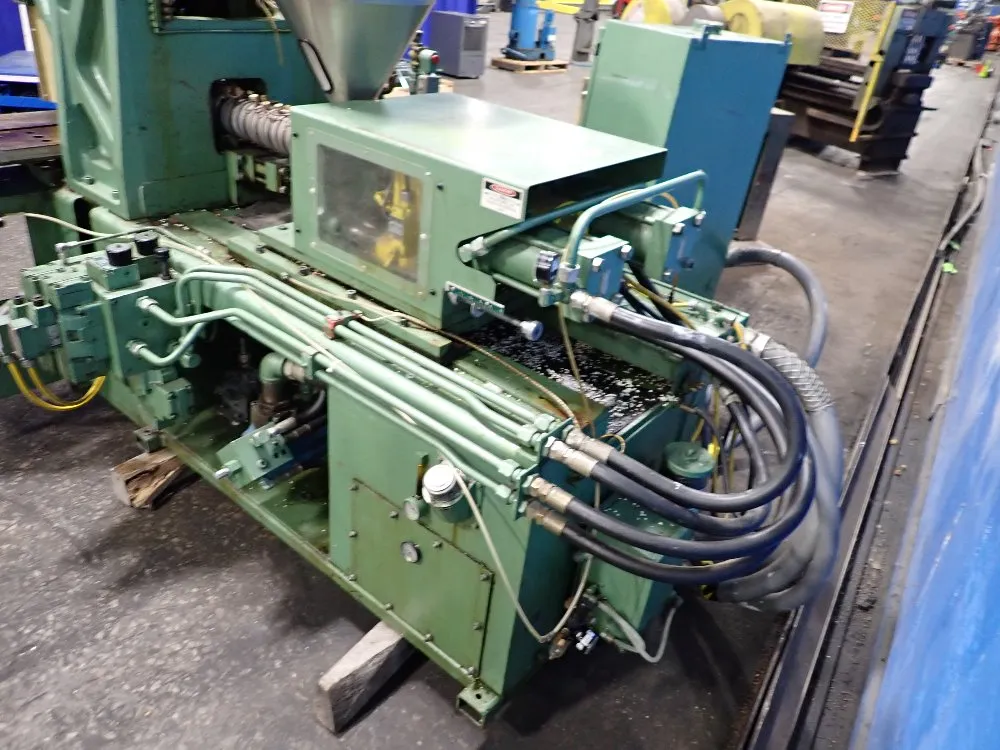 Newbury Injection Molder - V676 Rs
