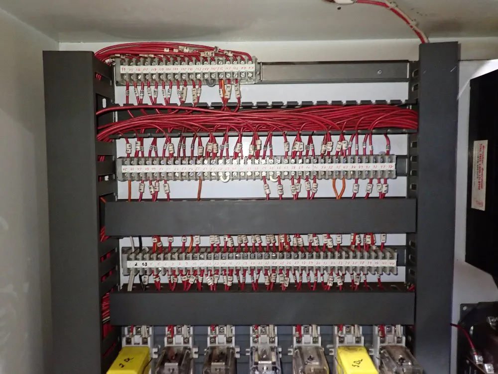 Newbury Injection Molder - V676 Rs