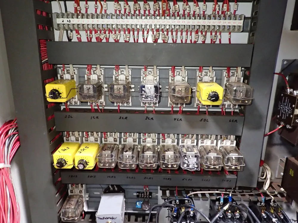 Newbury Injection Molder - V676 Rs