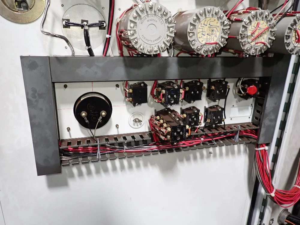 Newbury Injection Molder - V676 Rs