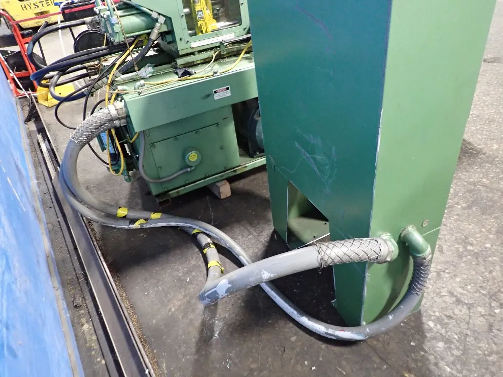 Newbury Injection Molder - V676 Rs