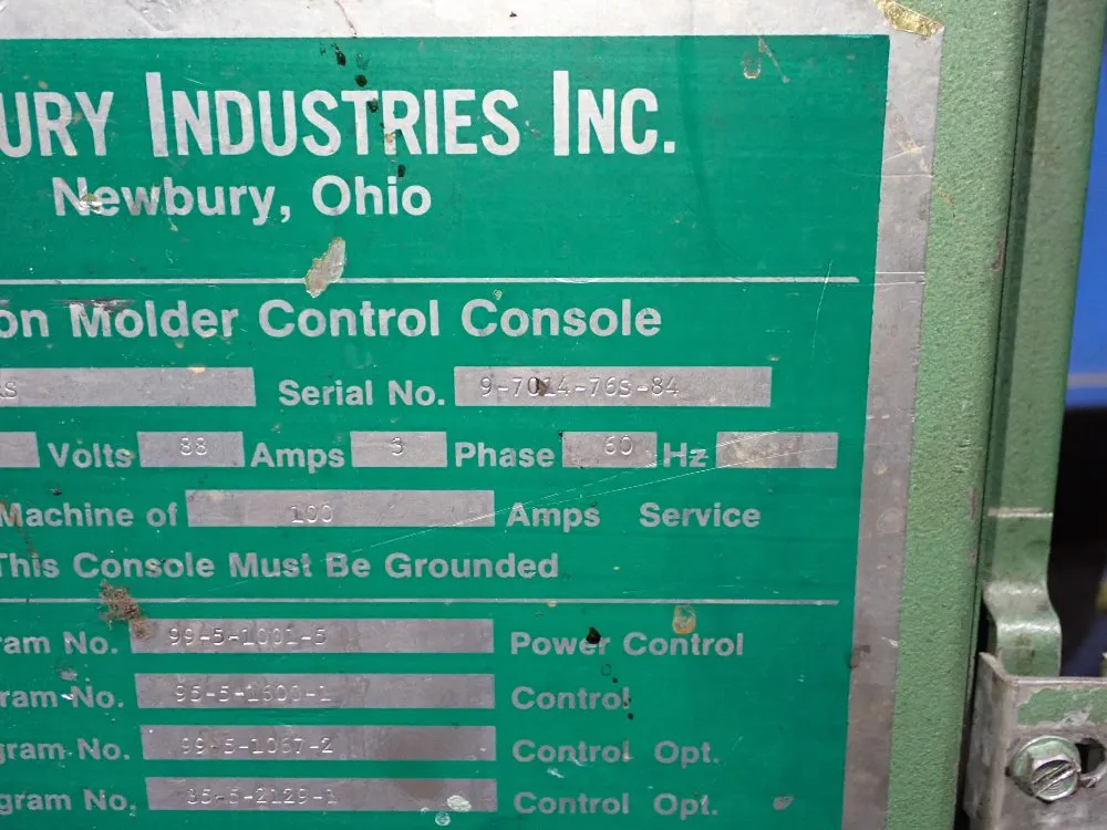 Newbury Injection Molder - V676 Rs