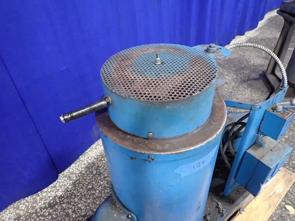 New Holland 12" Chip Spinner - 20