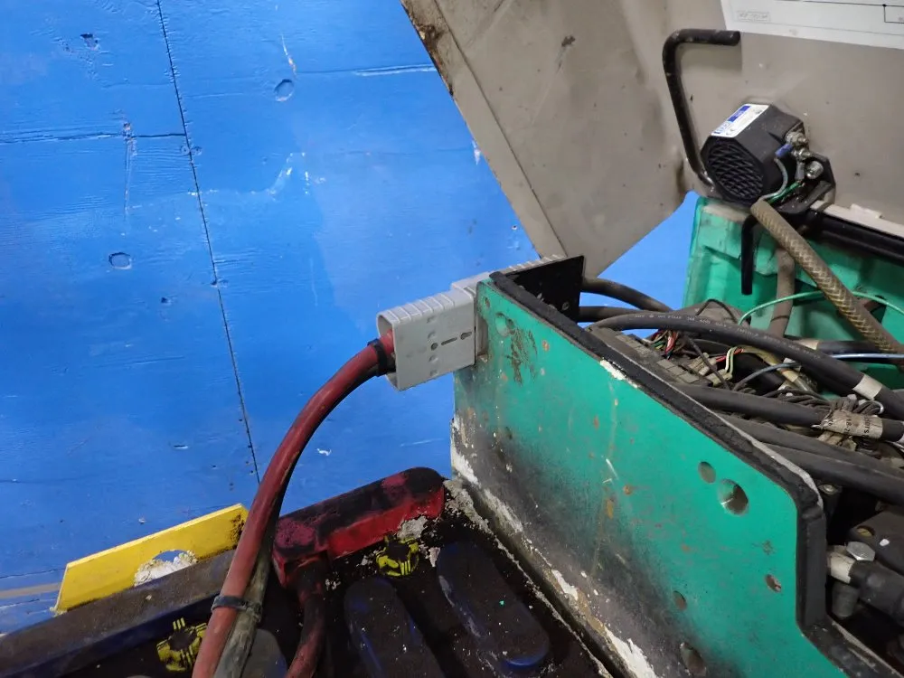 Mitsubiehi 3000 Lbs Electric Forklift - Fbs15-36a