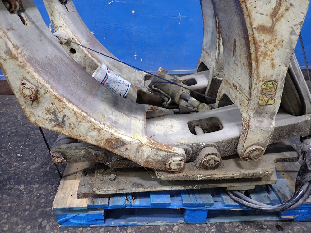 Cascade 7700 Lbs Forklift Clamp - 77f14301