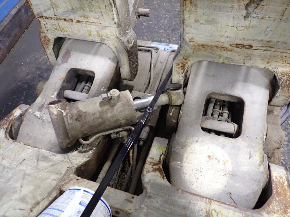 Cascade 7700 Lbs Forklift Clamp - 77f14301