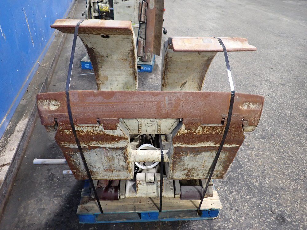 Cascade 7700 Lbs Forklift Clamp - 77f14301