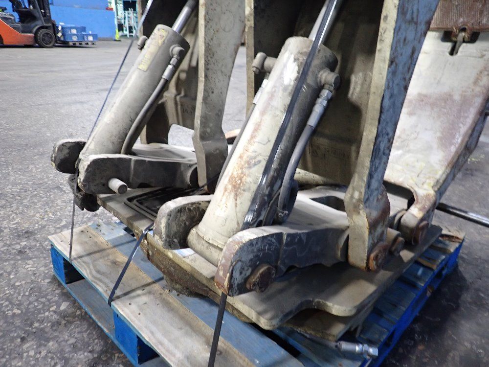 Cascade 7700 Lbs Forklift Clamp - 77f14301