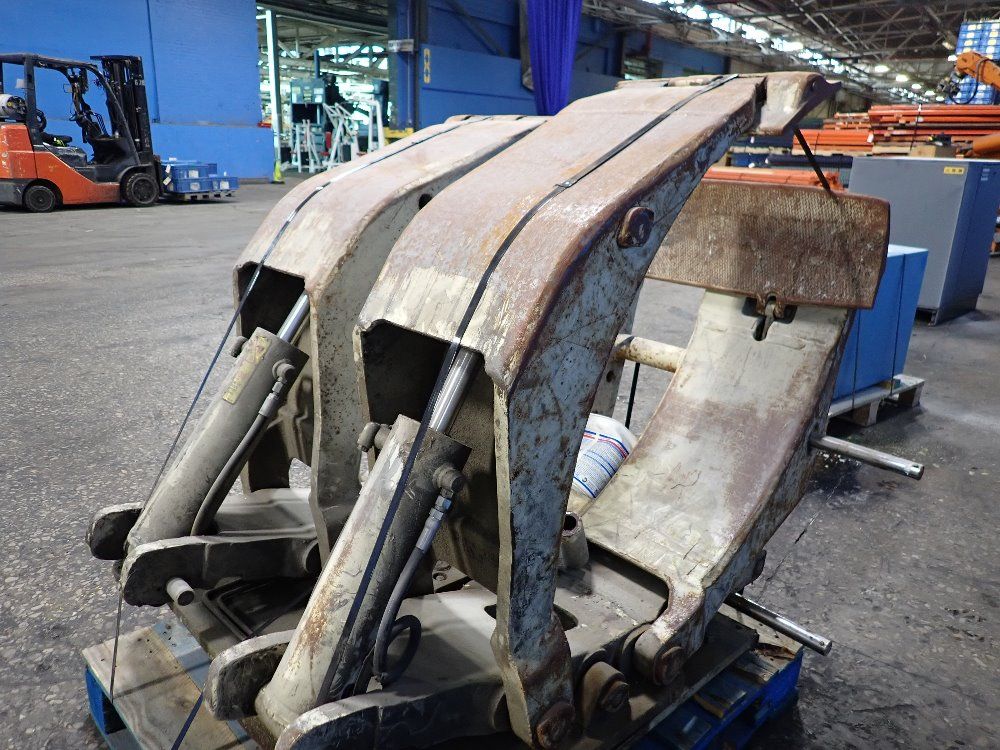 Cascade 7700 Lbs Forklift Clamp - 77f14301