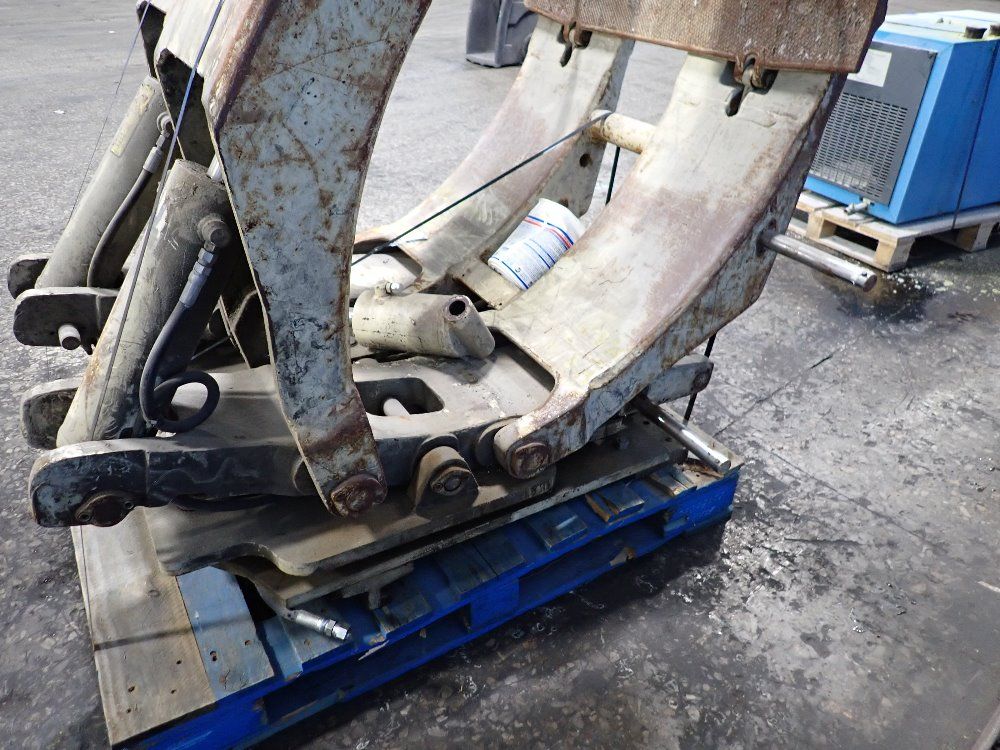 Cascade 7700 Lbs Forklift Clamp - 77f14301