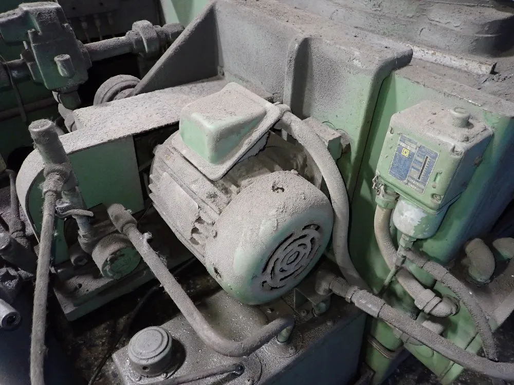 Warner & Swasey 30" Cylindrical Grinder