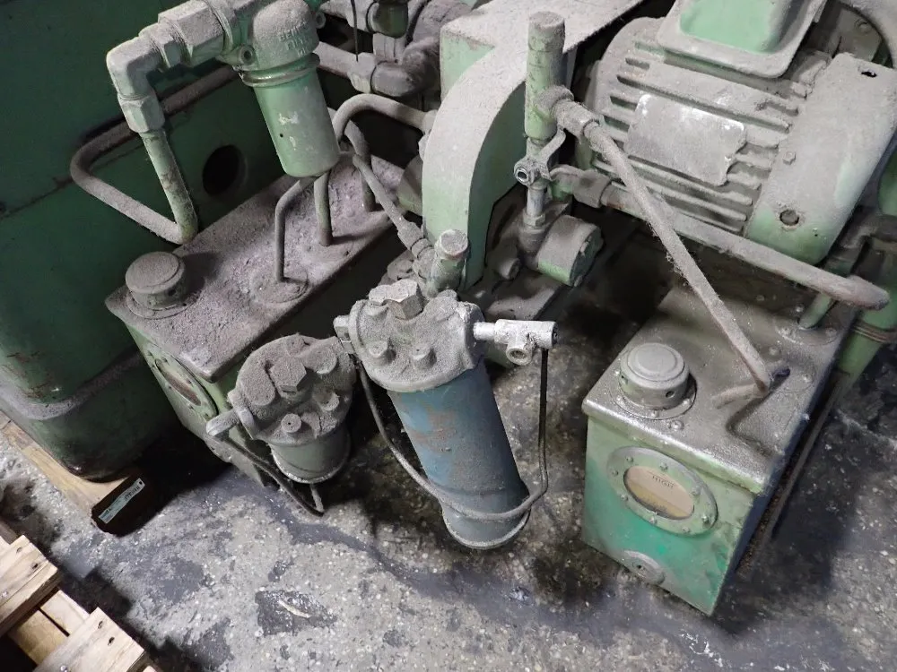 Warner & Swasey 30" Cylindrical Grinder