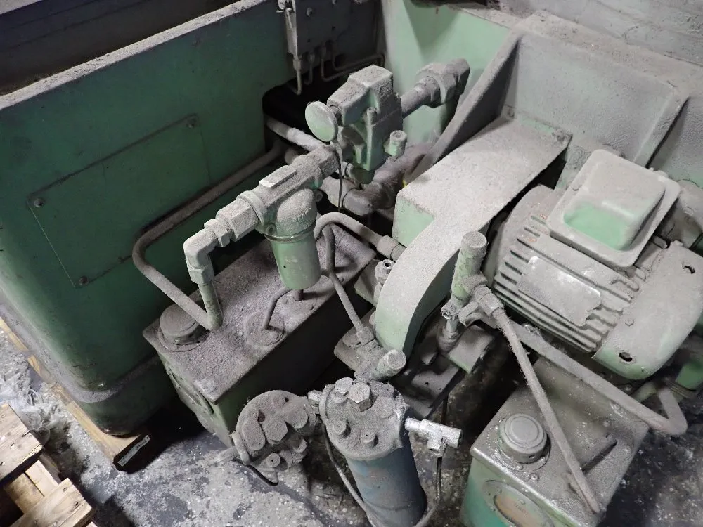 Warner & Swasey 30" Cylindrical Grinder