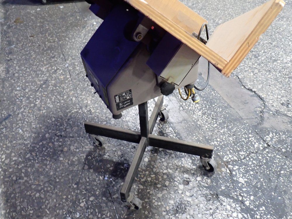 Challenge 40"x28" Paper Jogger - A