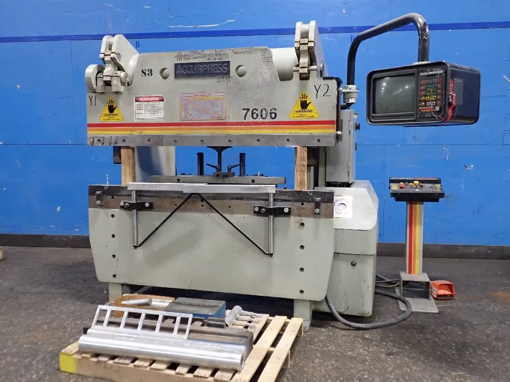 Accurpress 60 Ton X 72" Press Brake - 7606