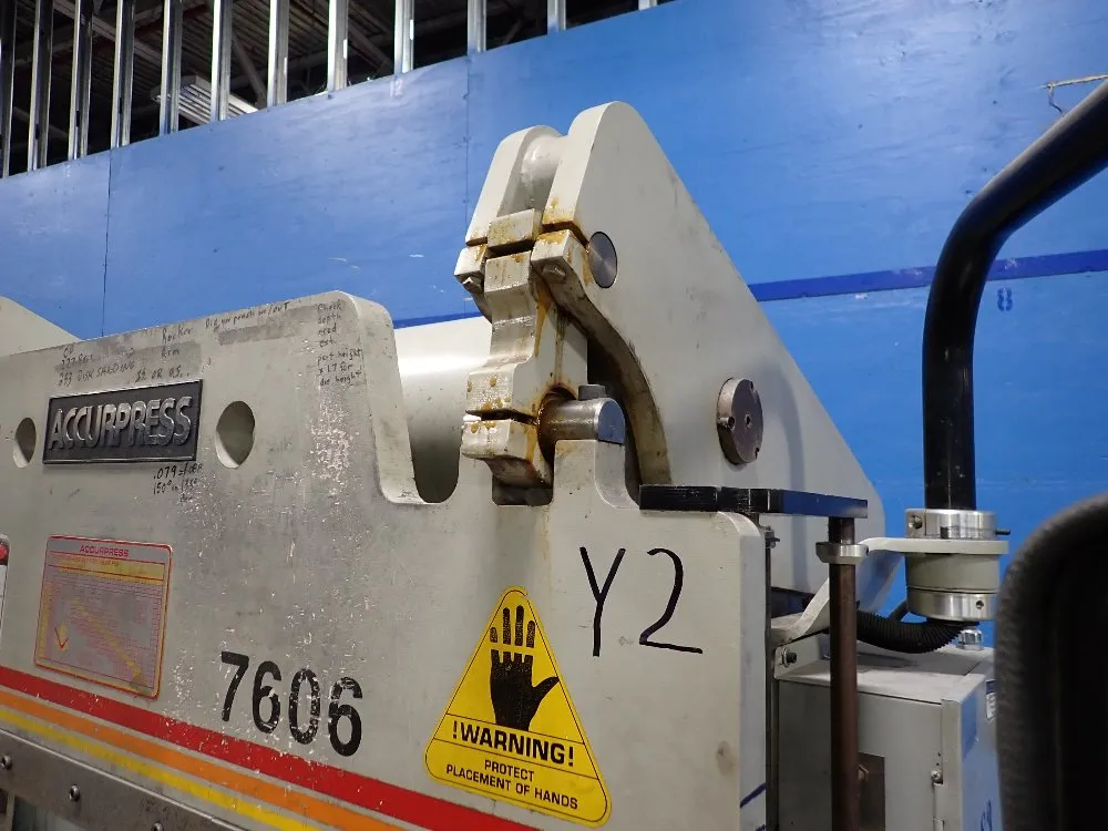 Accurpress 60 Ton X 72" Press Brake - 7606