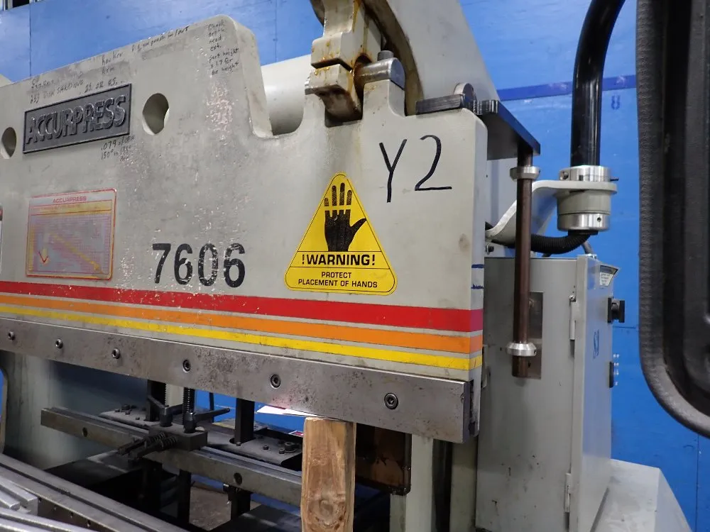 Accurpress 60 Ton X 72" Press Brake - 7606