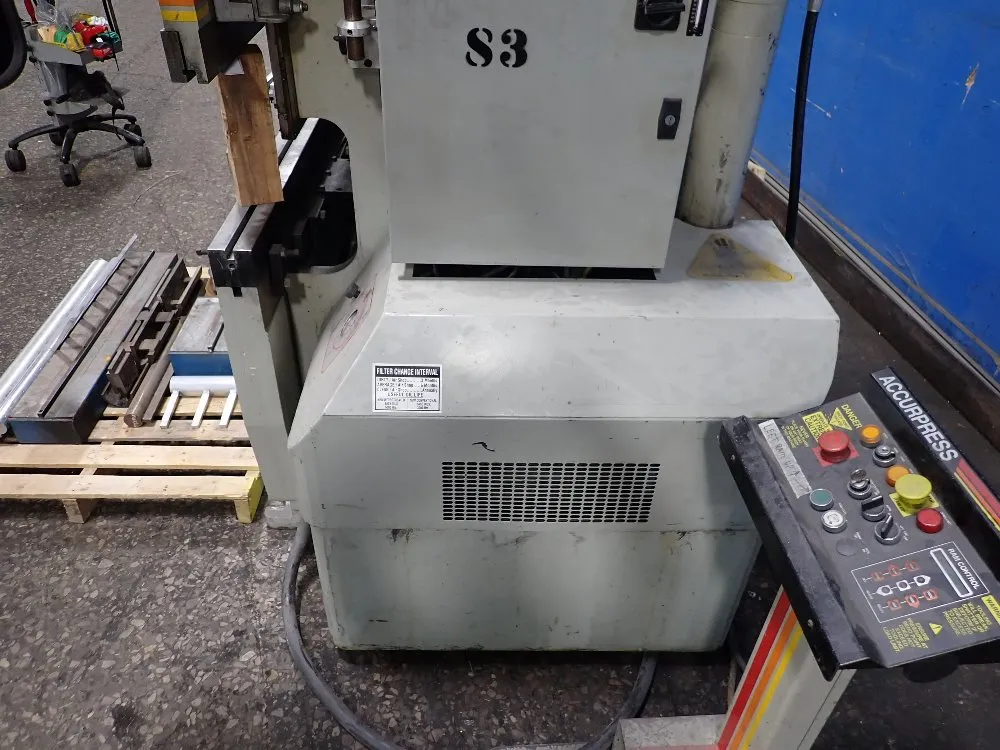 Accurpress 60 Ton X 72" Press Brake - 7606