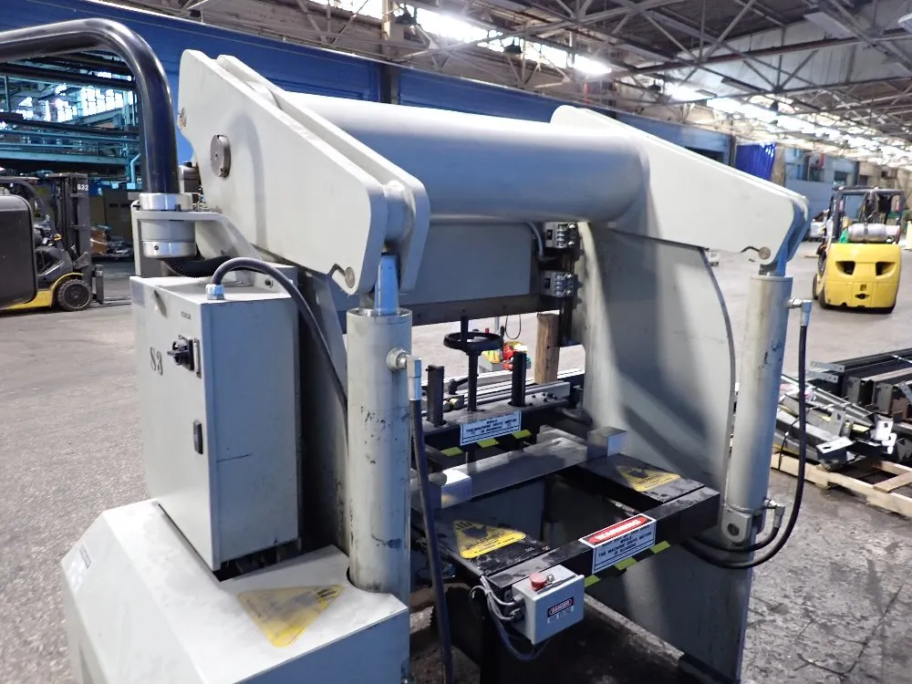 Accurpress 60 Ton X 72" Press Brake - 7606