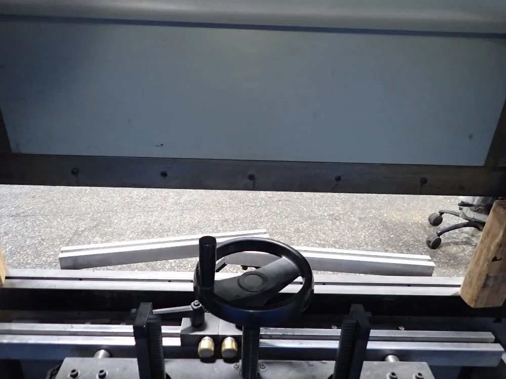 Accurpress 60 Ton X 72" Press Brake - 7606